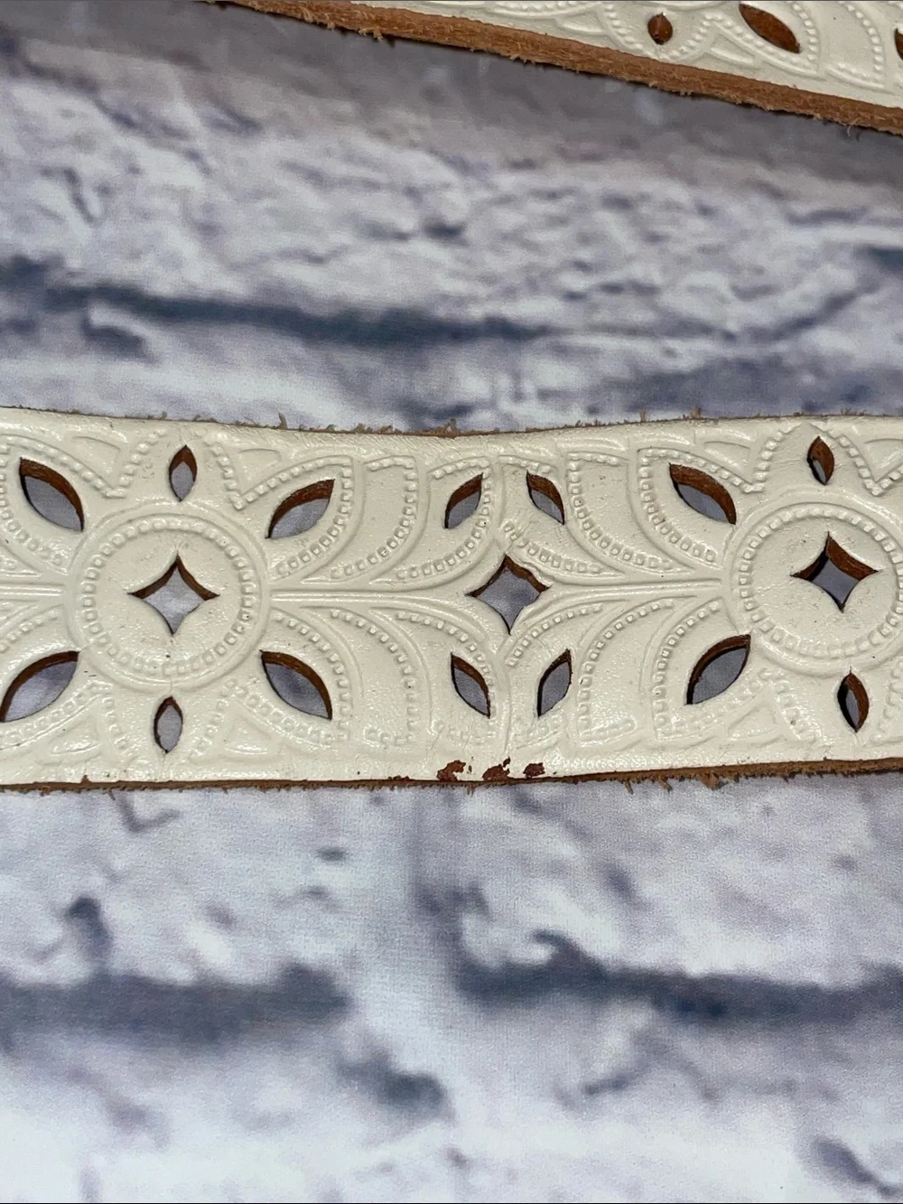 Fossil Cutout Leather Belt Size Medium Cream Colored Boho Western